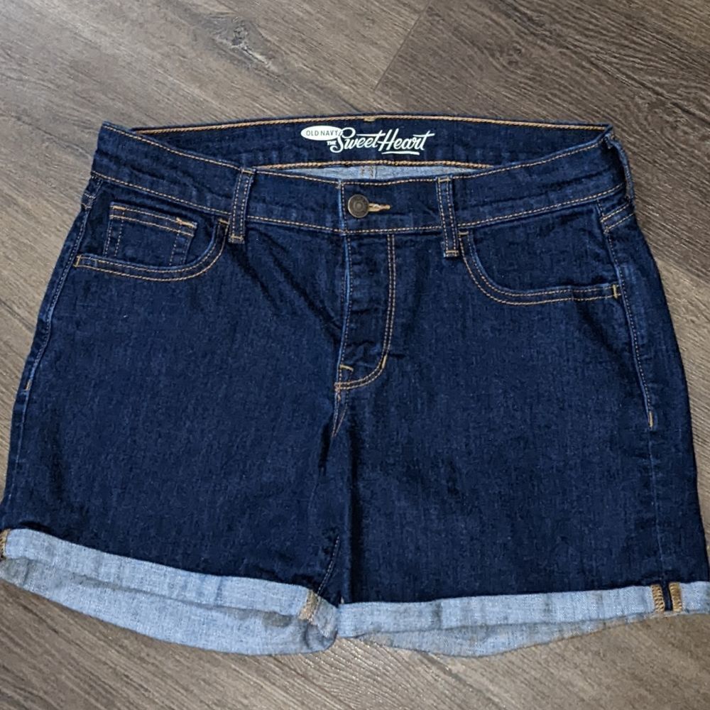 Old Navy the Sweetheart Dark Wash Cuffed Shorts size 4